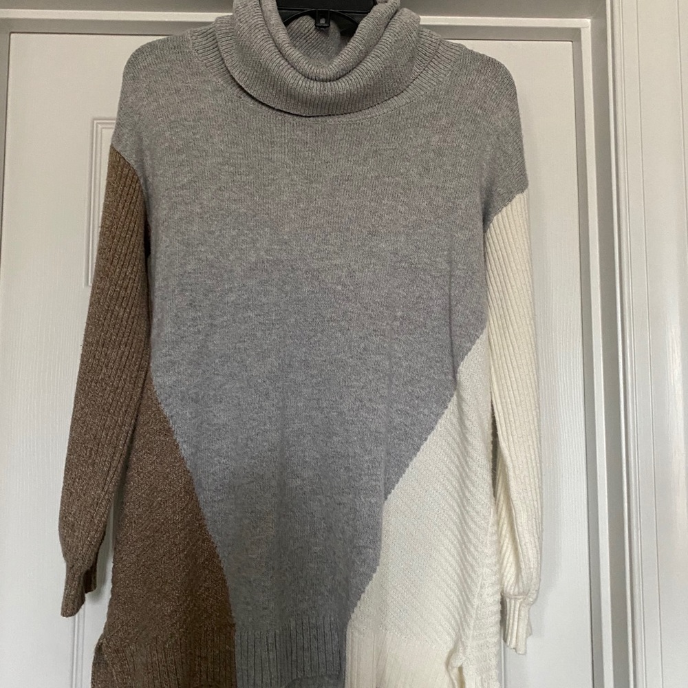 Gray color block sweater